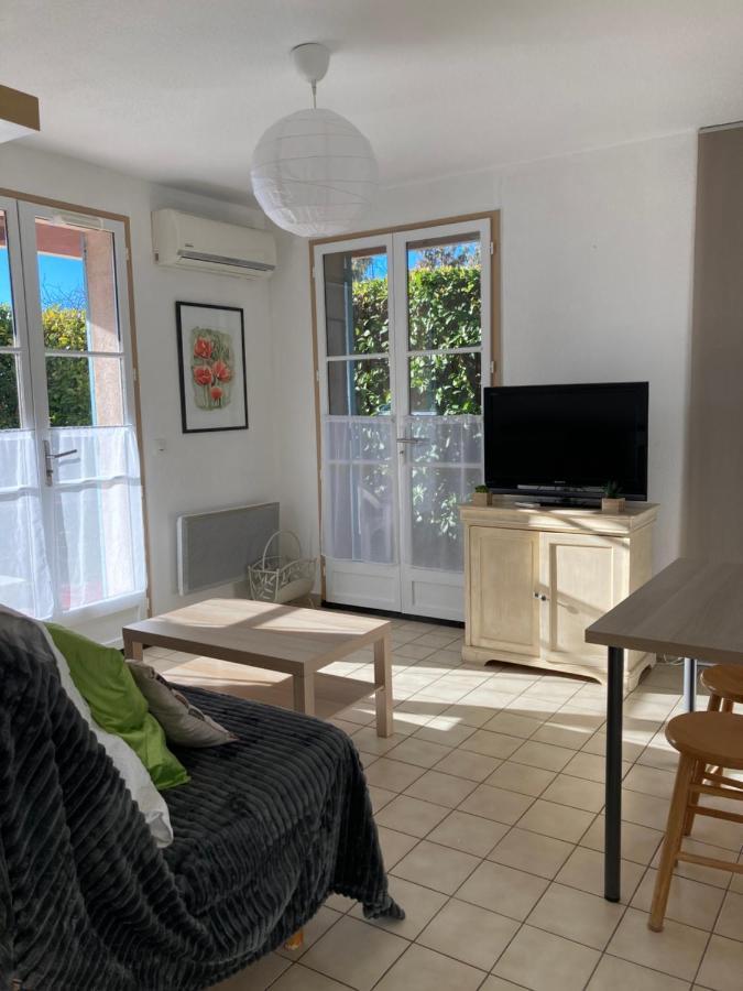 T2 Classe 2* Calme Au Coeur Du Village Provencale Greoux-les-Bains ภายนอก รูปภาพ